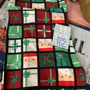 NWT LuLaRoe Green and Red Santa Print Leggings - Size TC2